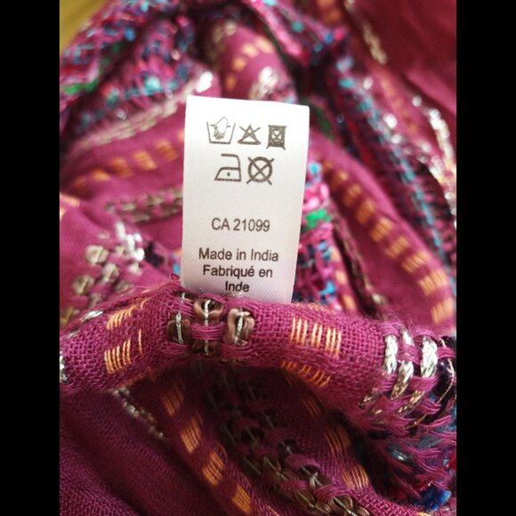 Ardene Colourful Infinity Scarf w/ Metallic Thread NWOT - Picture 5 of 5